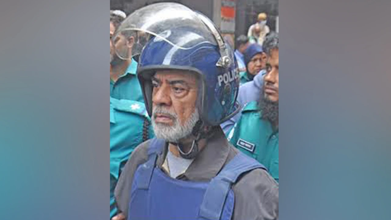 কারাগারে বসে ফেসবুকে স্ট্যাটাস দেওয়া যায় কি না, প্রশ্ন ফারুক খানের