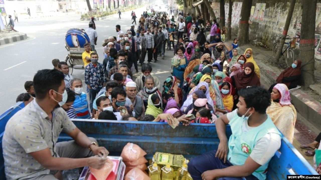 অনেকেই ফিরছেন খালি হাতে