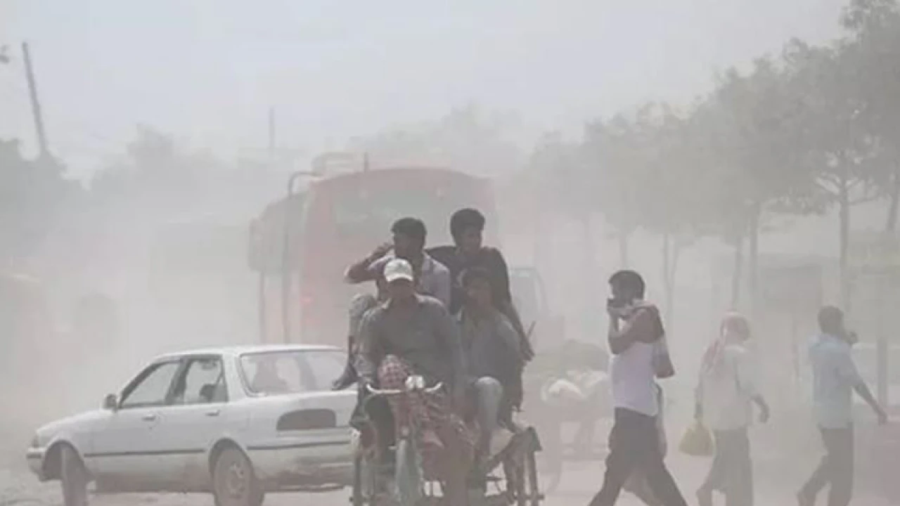 আজও ঢাকার বাতাসে দূষণ