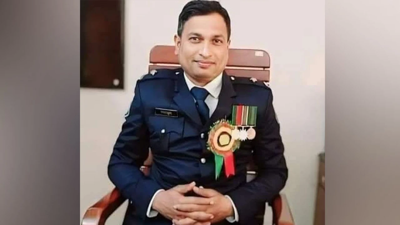 চলন্ত বাসে ডাকাতি-শ্লীলতাহানি, দায়িত্ব অবহেলার অভিযোগে ওসি প্রত্যাহার