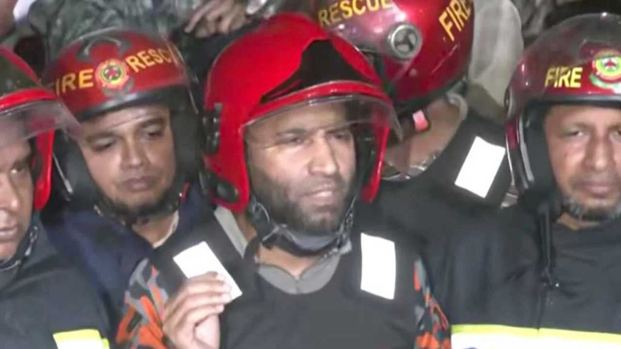 খিলগাঁওয়ে আগুনে পুড়ল ২০ দোকান, ২ স’মিল