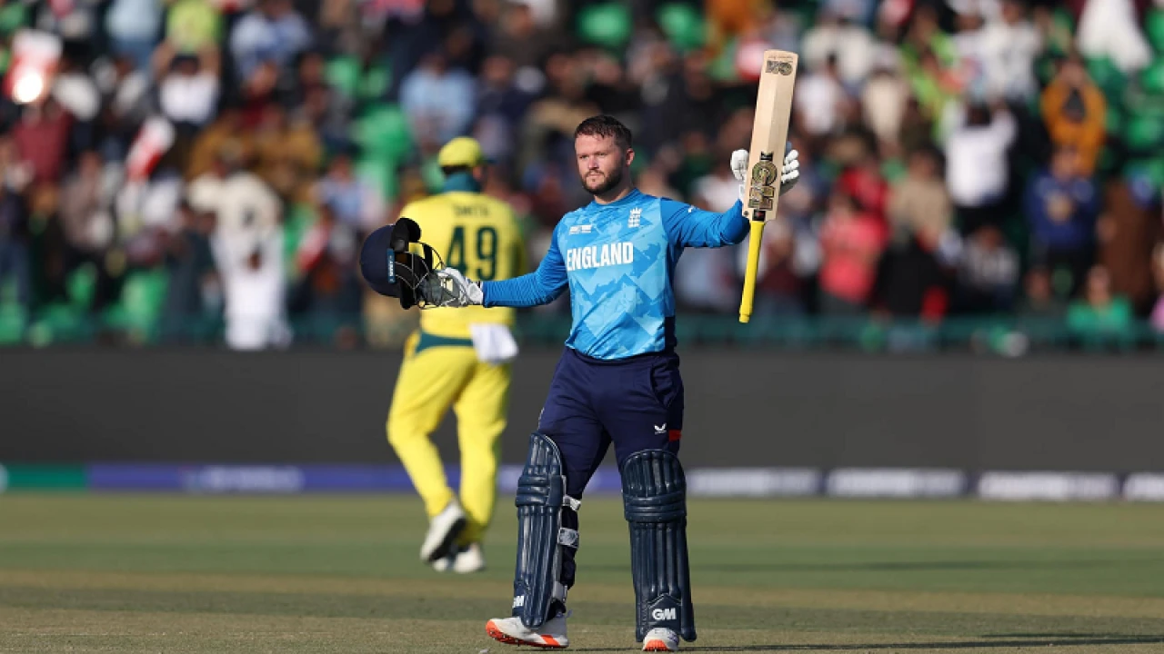 ডাকেটের ইতিহাস গড়া সেঞ্চুরিতে ইংল্যান্ডের রেকর্ড সর্বোচ্চ রান