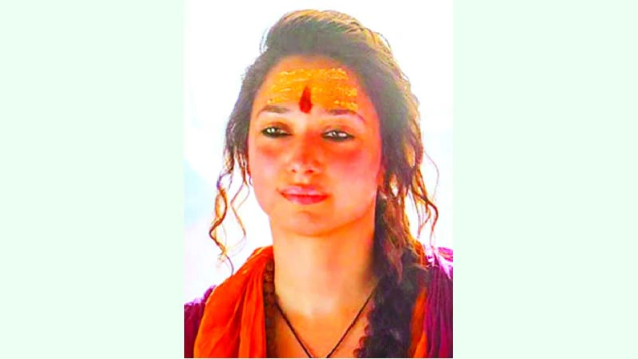 তামান্নাকে চেনা দায়!