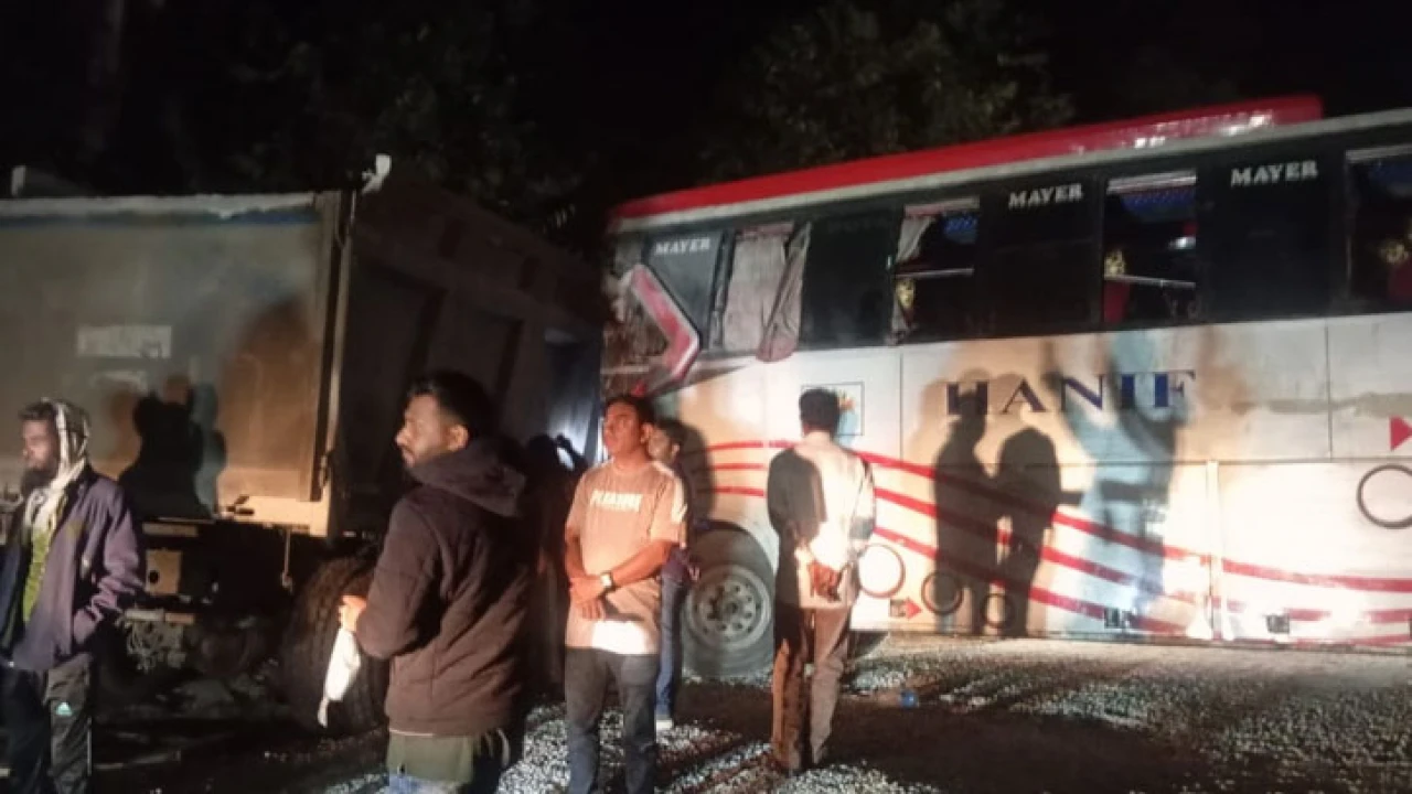 চকরিয়ায় বাস-ট্রাক সংঘর্ষে নারী নিহত, আহত ৫