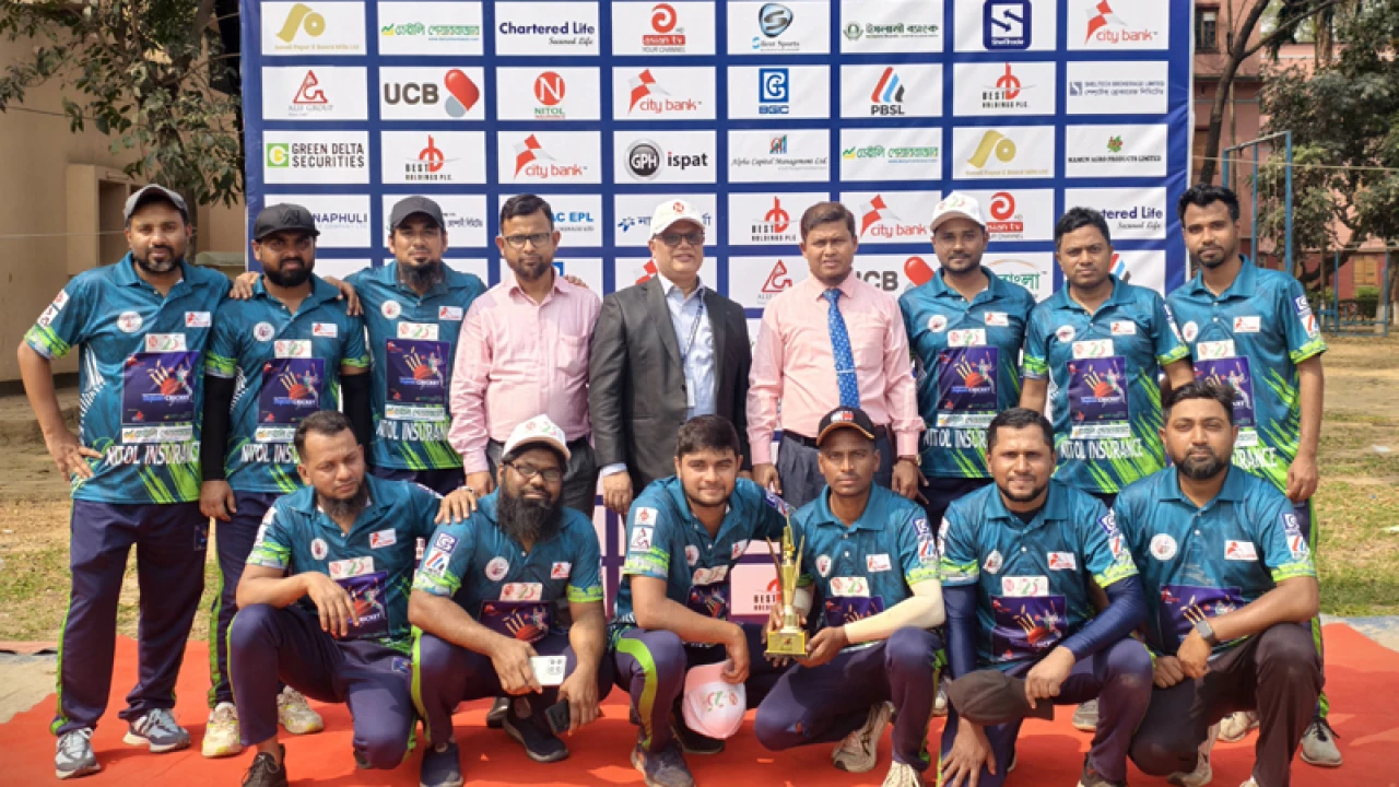 ন্যাশনাল ইন্স্যুরেন্সকে ১০ রানে হারিয়েছে নিটল ইন্স্যেুরেন্স 