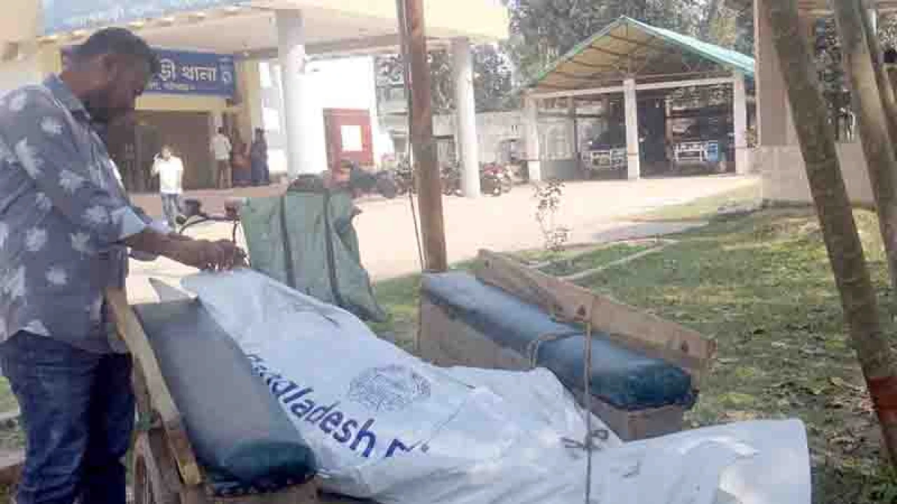 অন্তঃসত্বা গৃহবধূর মরদেহ উদ্ধার, পরিবারের দাবি হত্যা