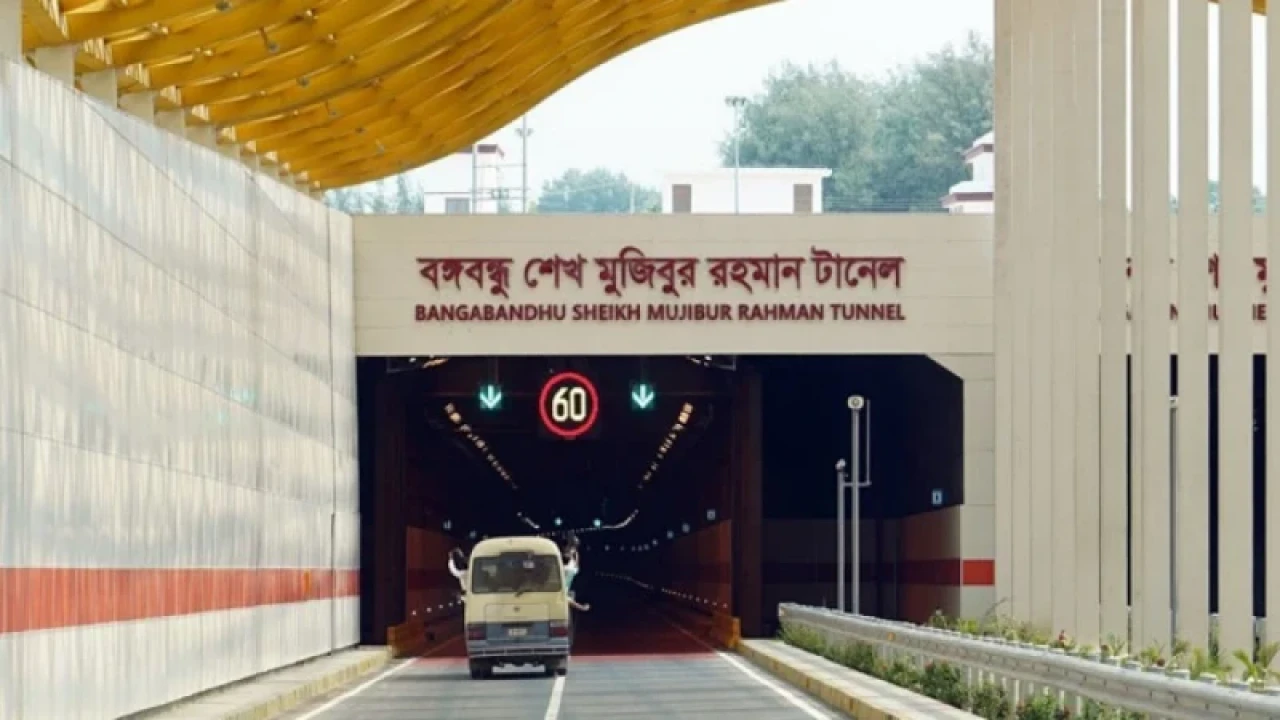 সাবেক ভূমিমন্ত্রীর বাড়ি যেতেই কর্ণফুলী টানেল নির্মাণ