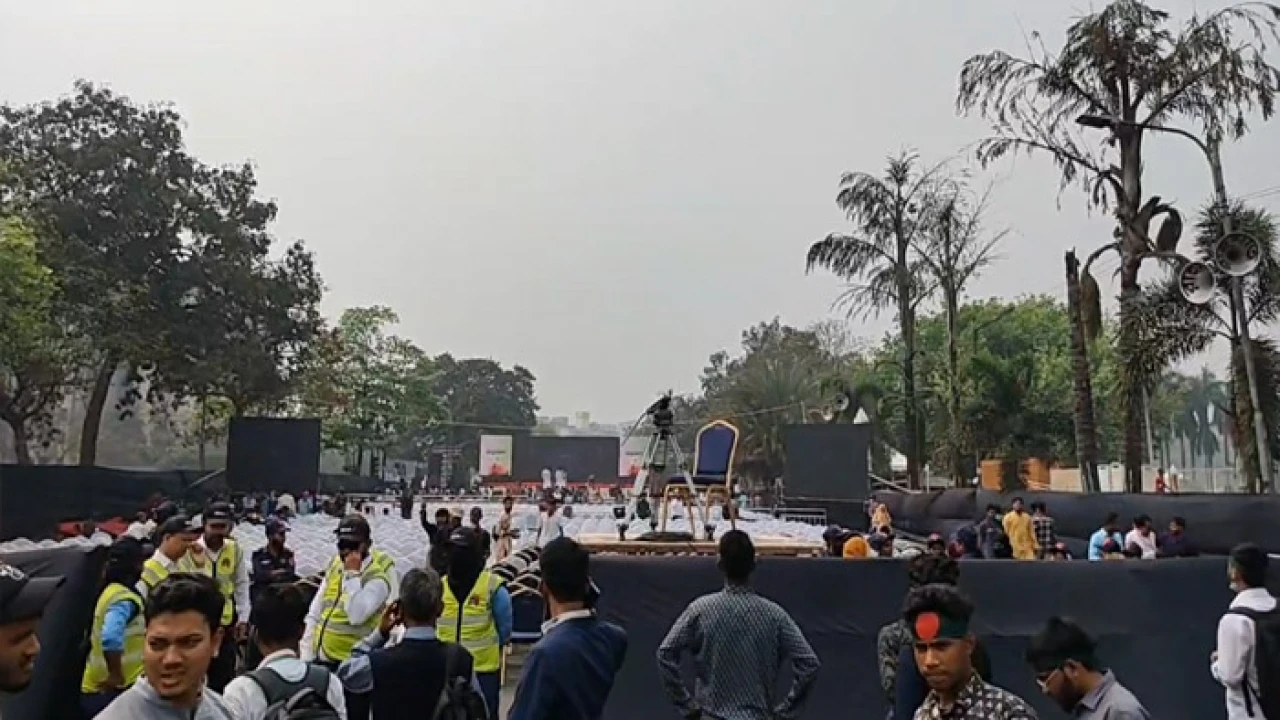 মানিক মিয়া অ্যাভিনিউয়ে আসতে শুরু করেছে ছাত্র-জনতা