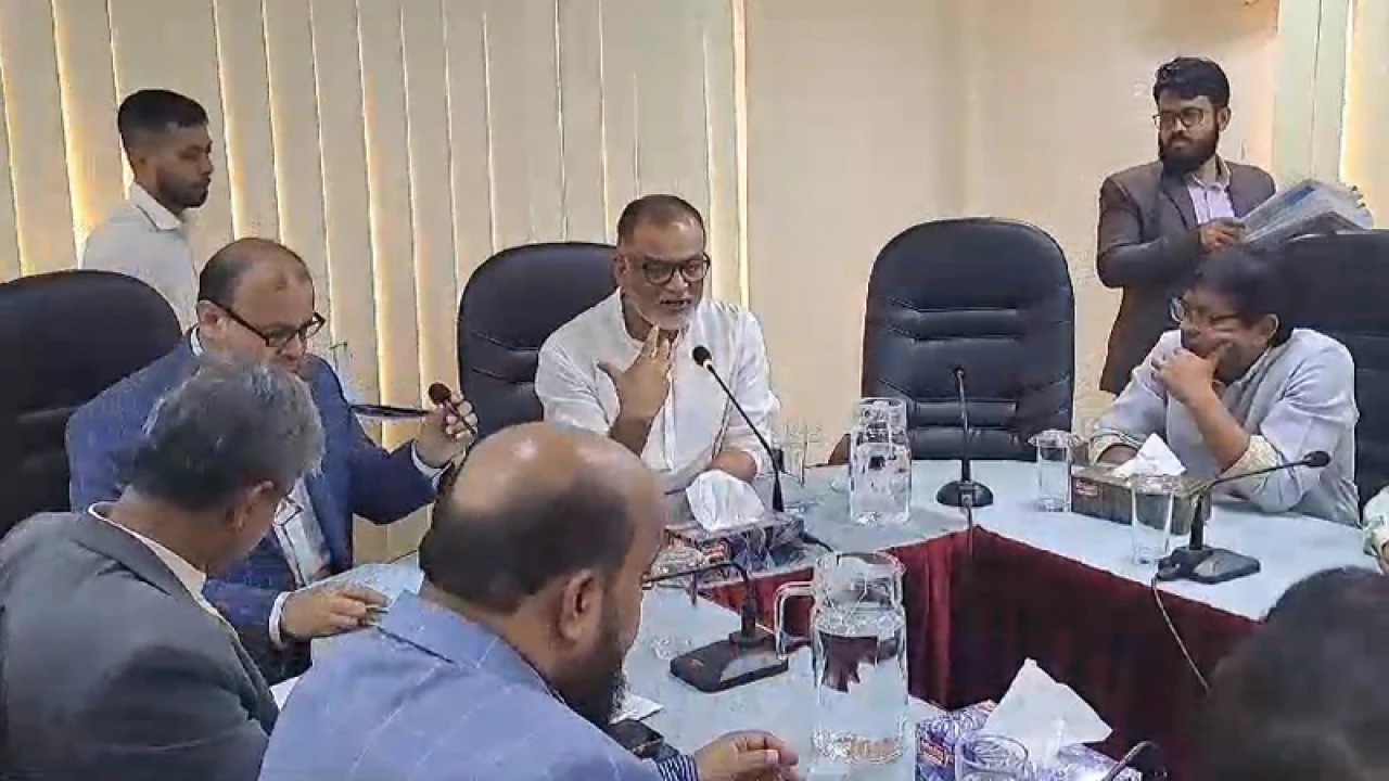 ৭ দিনের মধ্যে ভোজ্যতেলের সংকট নিরসন হবে: শিল্প উপদেষ্টা