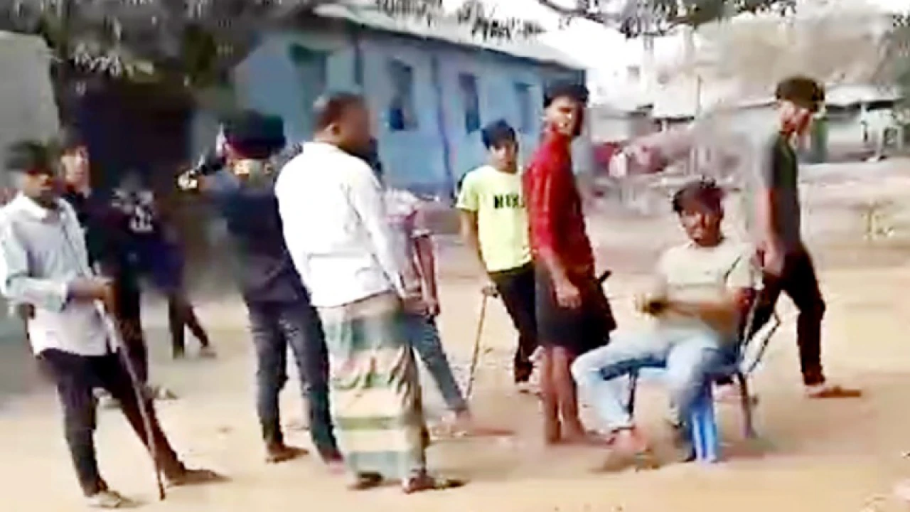 শ্রীপুরে জমি দখল, কিশোর গ্যাংয়ের অস্ত্রের মহড়া