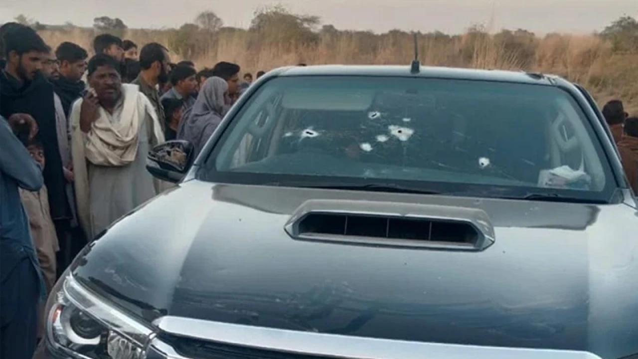 পাকিস্তানের পাঞ্জাবে গাড়ি থামিয়ে গুলি, নিহত ৬