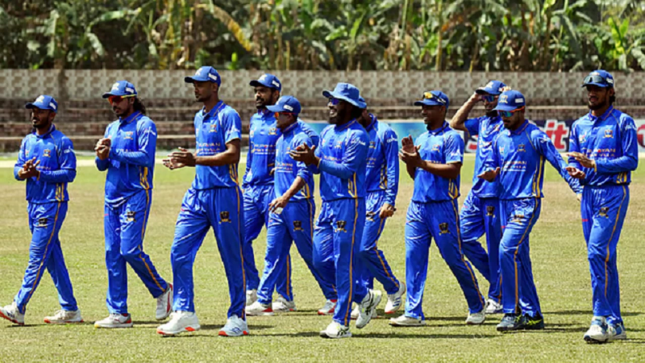 শরিফুলের তোপ, ঢাকা লিগে অবিশ্বাস্য ব্যাটিং বিপর্যয়