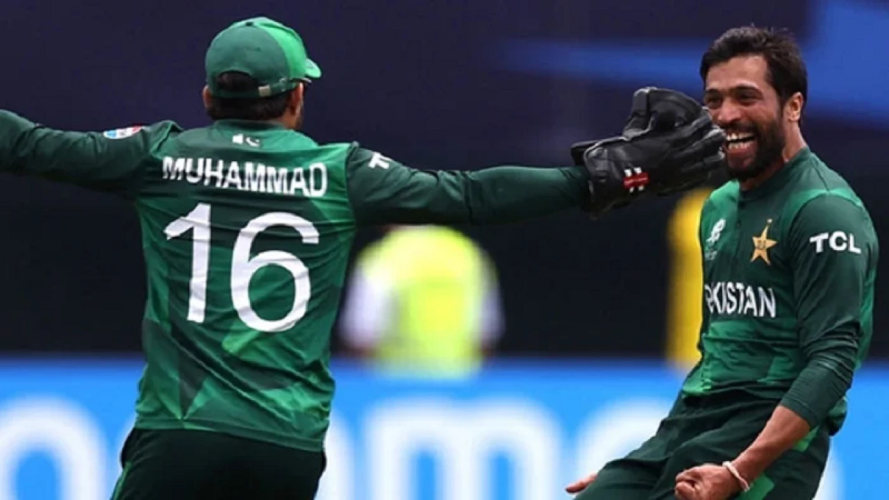 রিজওয়ানের অধিনায়কত্ব ‘ফেরারি থেকে রিকশা’ হয়ে গেছে, বললেন আমির