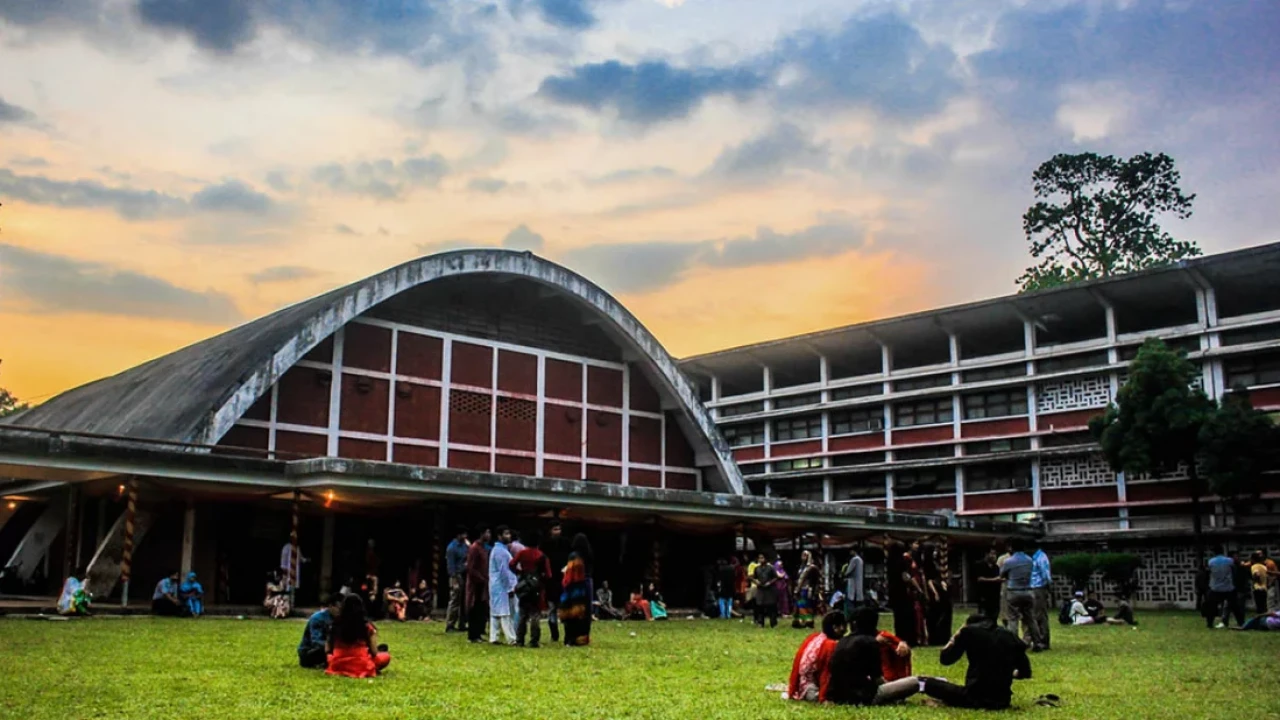 হিজাব নিয়ে নতুন সিদ্ধান্ত নিল ঢাবি 