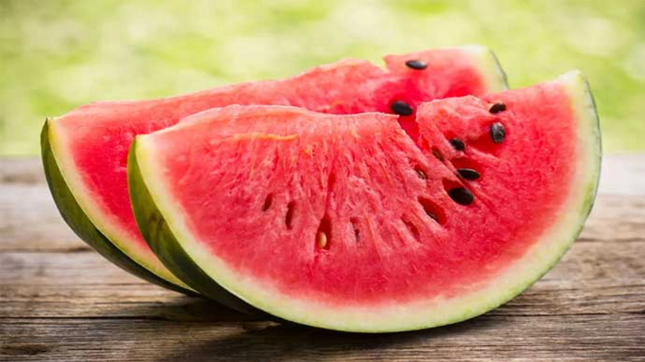 ইফতারে কেন খাবেন তরমুজ?
