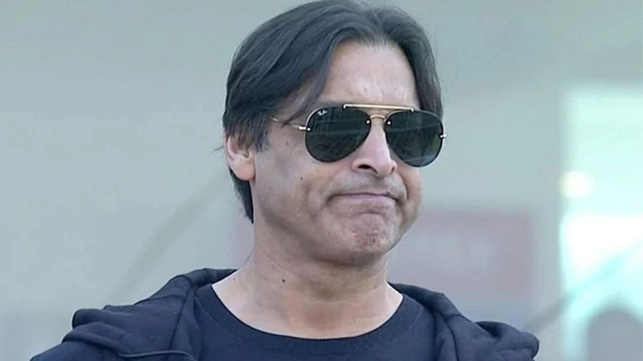 শিরোপার মঞ্চে পাকিস্তানের কেউ না থাকায় অবাক শোয়েব