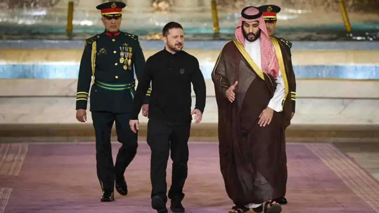 সৌদি যুবরাজের সঙ্গে বৈঠক, যা জানালেন জেলেনস্কি