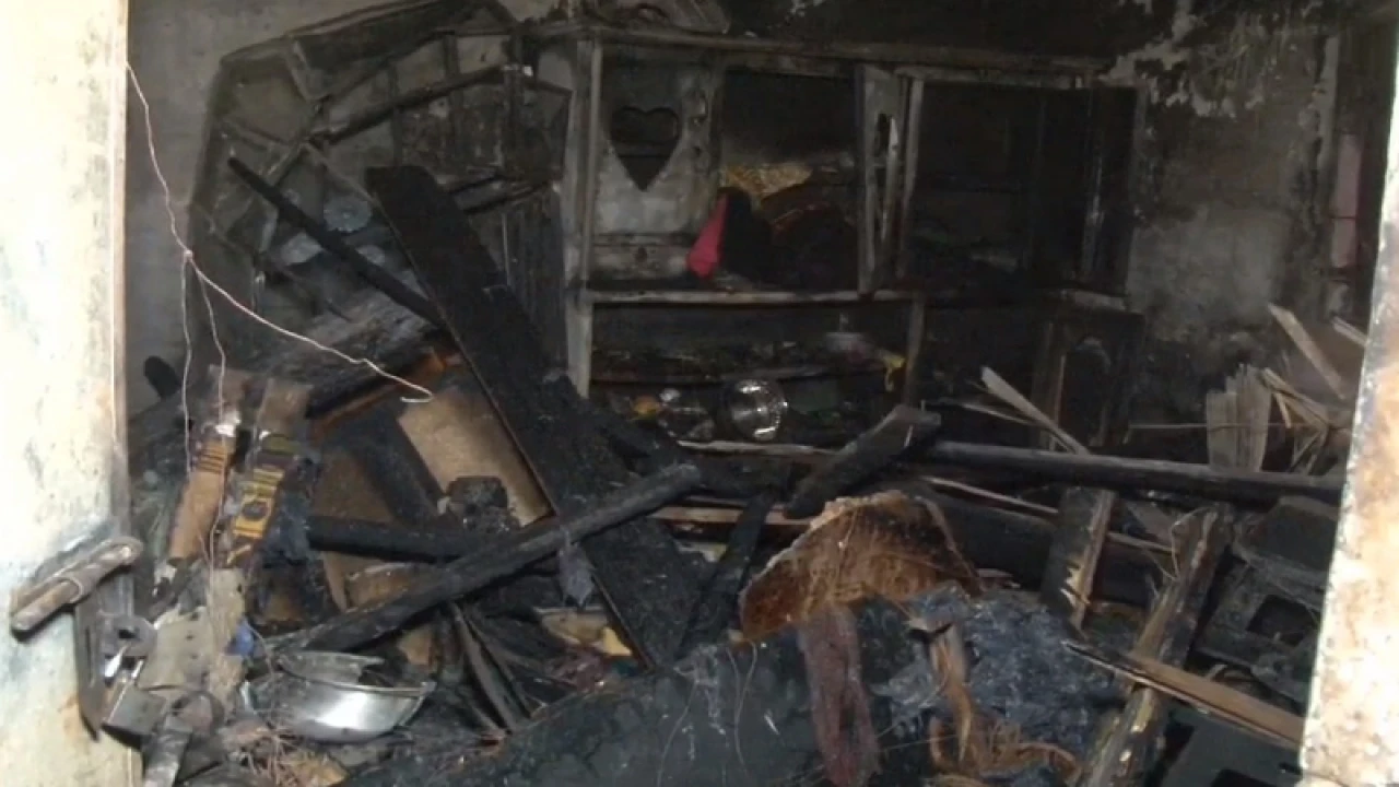 আশুলিয়ায় গ্যাস সিলিন্ডার বিস্ফোরণে ৭ ঘর পুড়ে ছাই