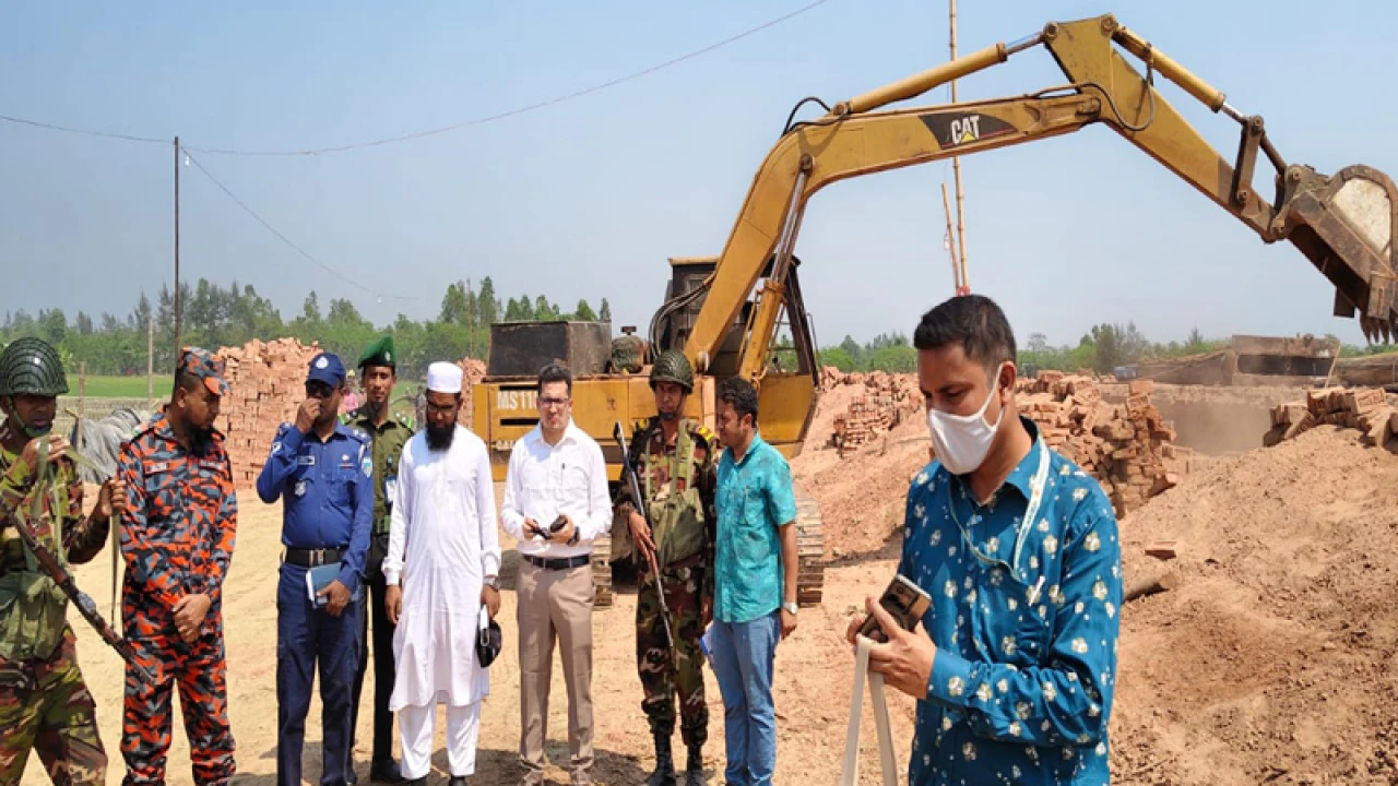 তিন ইটভাটার মালিককে সাড়ে ৪ লাখ টাকা জরিমানা