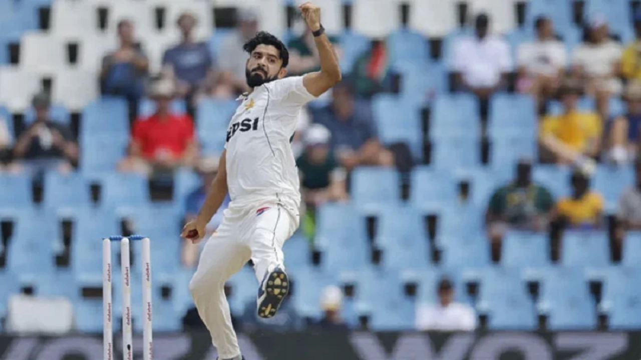 ইমরানের পক্ষ নেওয়াসহ তিন ঘটনায় পাকিস্তানের ৮ ক্রিকেটারকে জরিমানা