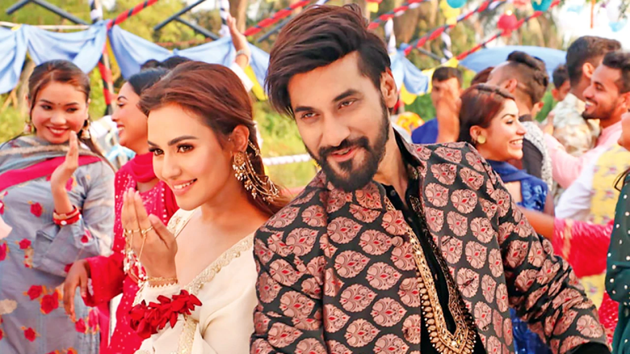 প্রশংসায় ভাসছে ‘জ্বীন’র ‘কন্যা’!