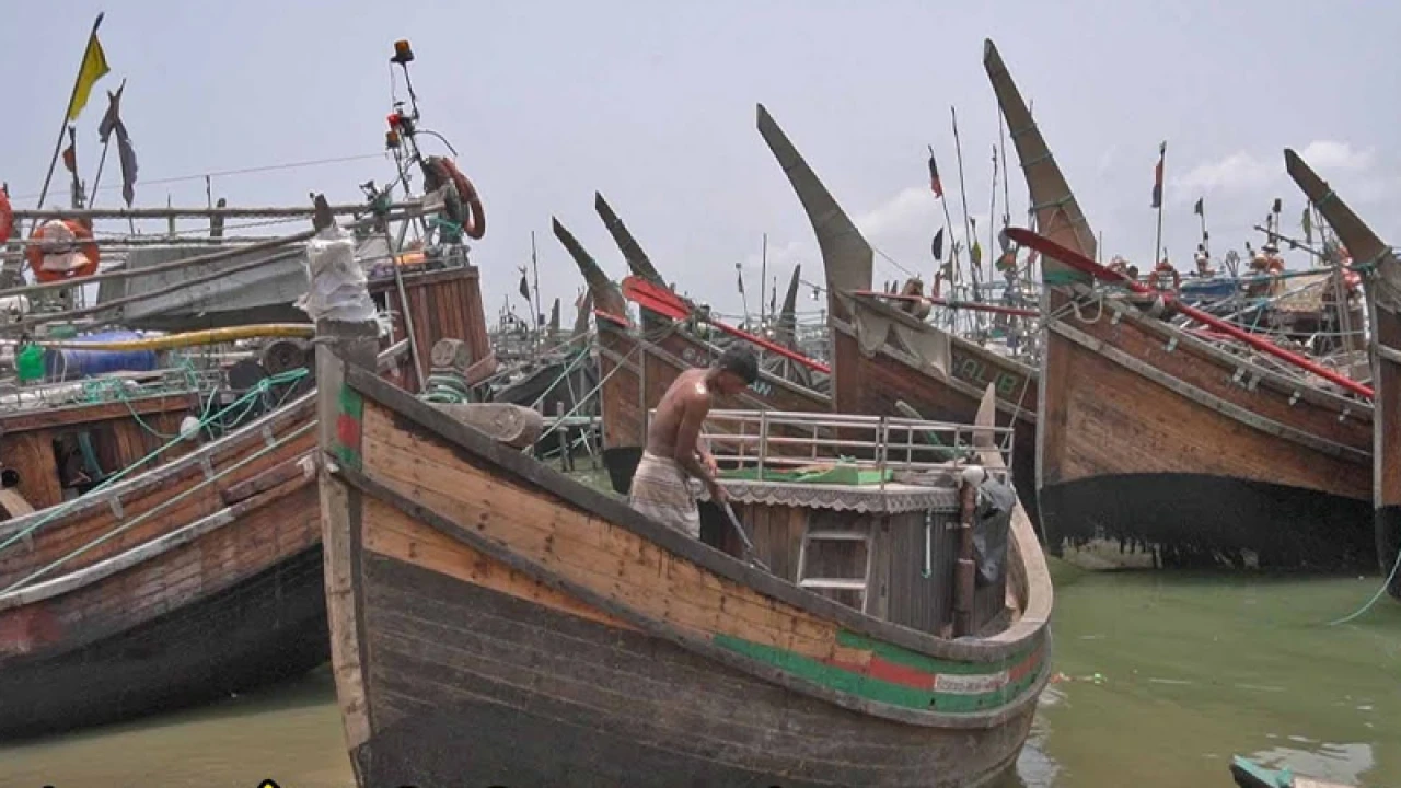 সমুদ্রে মাছ ধরায় ৫৮ দিনের নিষেধাজ্ঞা