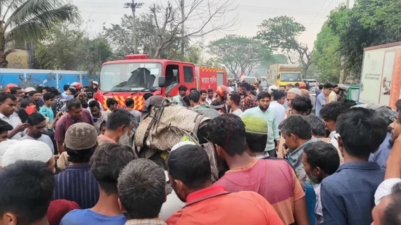 ইফতারের আগে বাবা-মায়ের সঙ্গে সন্তানের প্রাণ গেল সড়কে