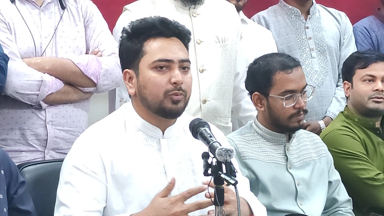 ২৪ ঘণ্টার আল্টিমেটাম দিলেন নাহিদ ইসলাম