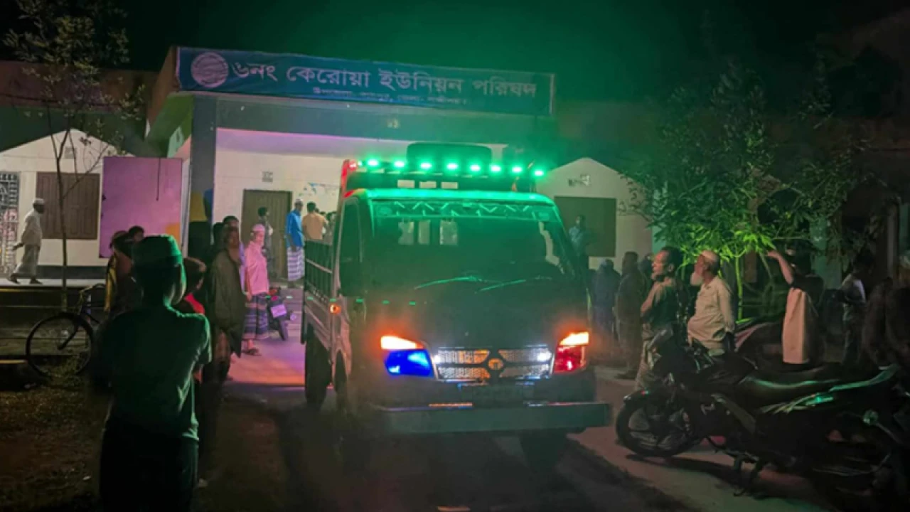 লক্ষ্মীপুরে টিসিবির পণ্য নিয়ে হট্টগোল 