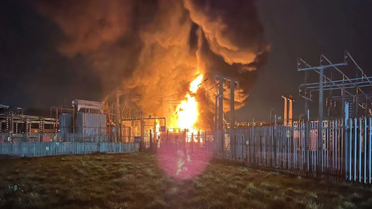 হিথ্রো বিমানবন্দরে সীমিত পরিসরে ফ্লাইট চলাচল শুরু