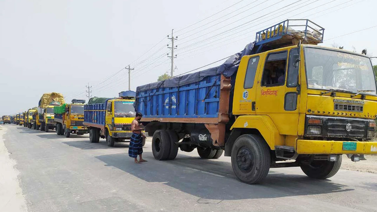 ঈদের আগে-পরে ৬ দিন ট্রাক-কাভার্ডভ্যান-লরি চলবে না