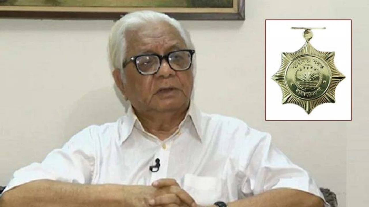 বদরুদ্দীন উমরের স্বাধীনতা পুরস্কারের রেপ্লিকা রাখা হচ্ছে জাদুঘরে