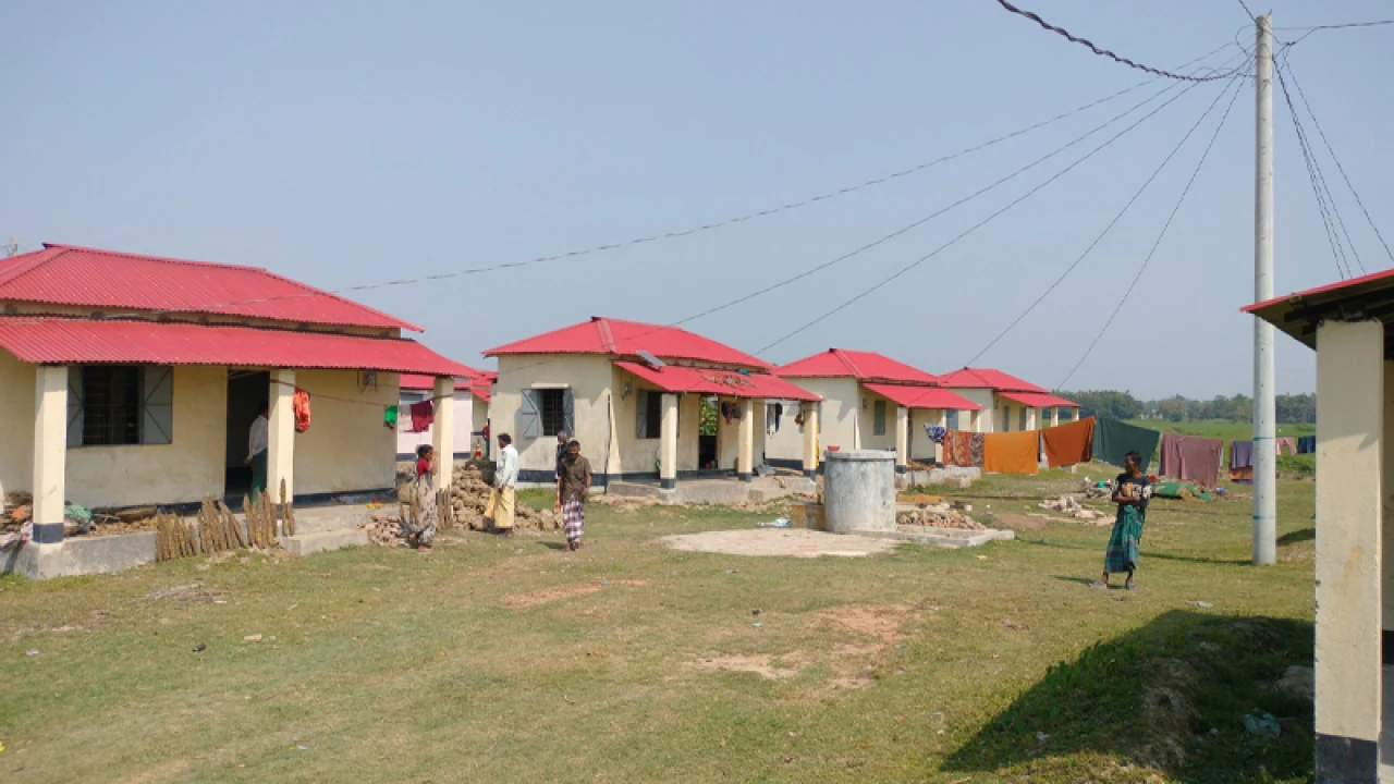 জগন্নাথপুরে আশ্রয়ণ প্রকল্পের ঘর বরাদ্ধ নিয়ে থাকেন বিদেশে  