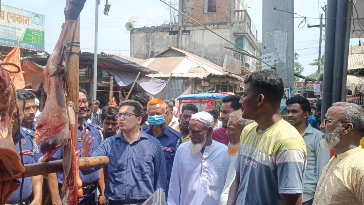 বেশি দামে গরুর মাংস বিক্রি, ৭ ব্যবসায়ীকে জরিমানা