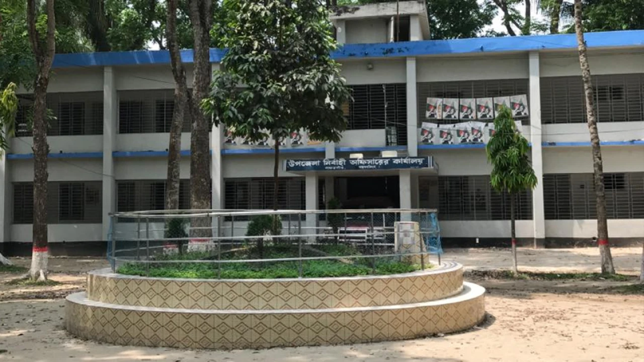 আওয়ামীপন্থী ইমাম নিয়ে বিরোধ, ঈদগাহে ১৪৪ ধারা জারি 