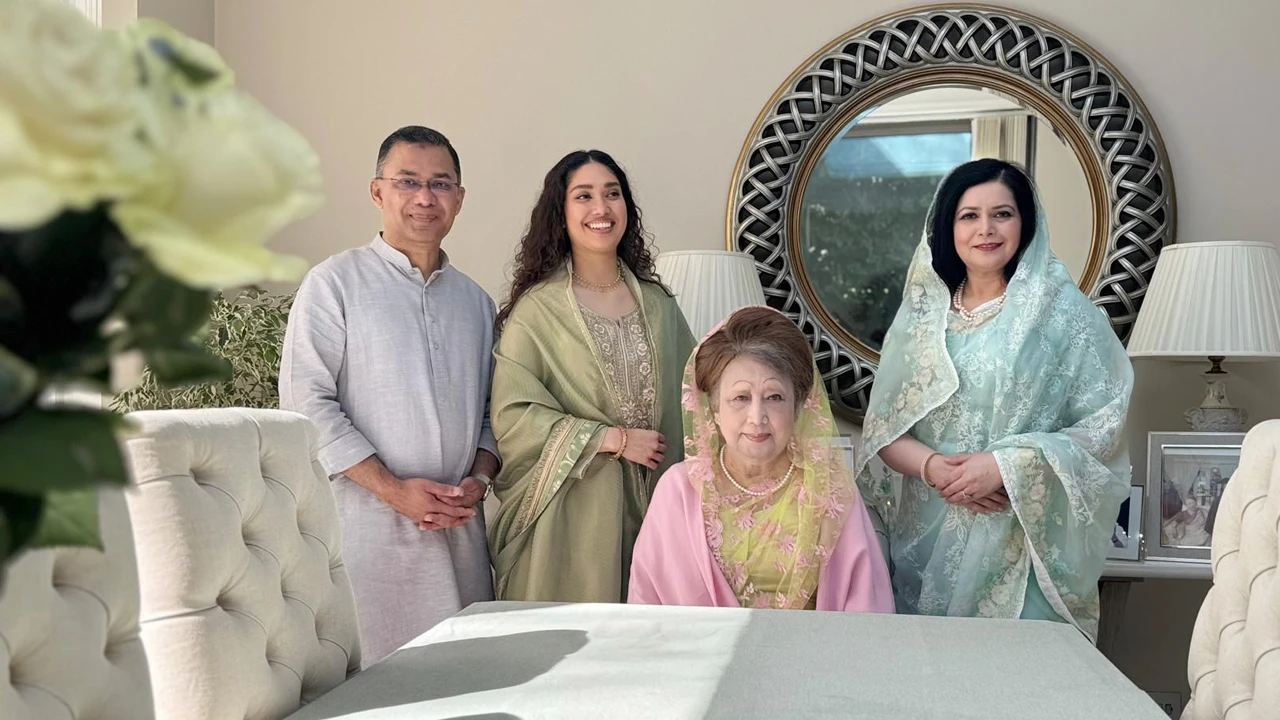 মায়ের সঙ্গে ঈদ উদযাপনের ছবি শেয়ার করলেন তারেক রহমান