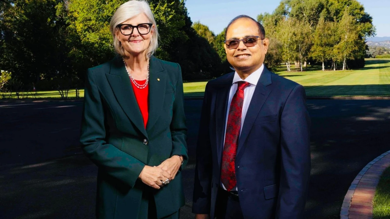 অস্ট্রেলিয়ায় বাংলা‌দে‌শের হাইকমিশনারের পরিচয়পত্র পেশ