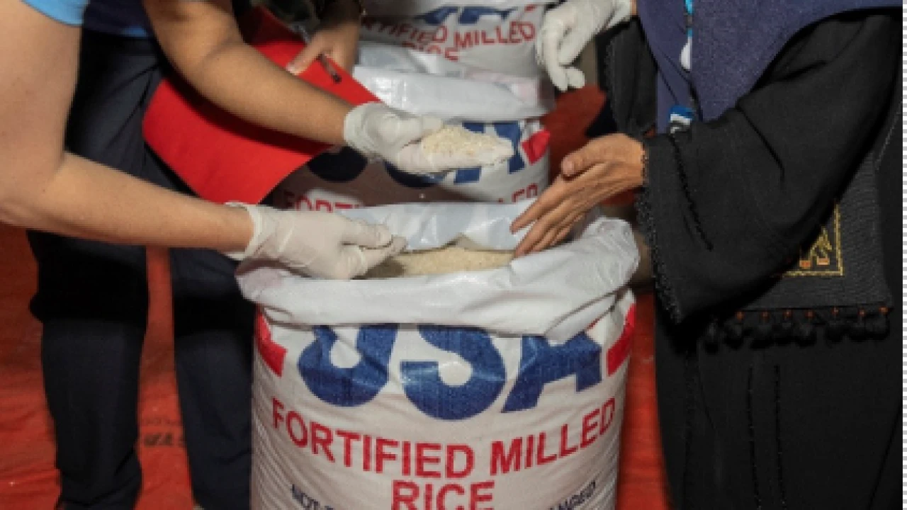 যুক্তরাষ্ট্রের পাঠানো ১৭ হাজার টন খাদ্য চট্টগ্রাম বন্দরে