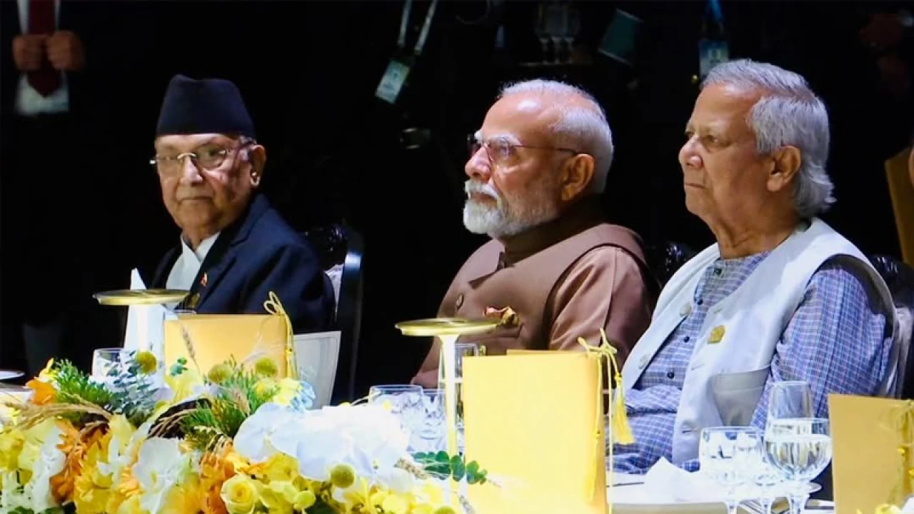 নৈশভোজে ‘ঘনিষ্ঠভাবে’ কথা বলেছেন ইউনূস-মোদি, বৈঠক কাল