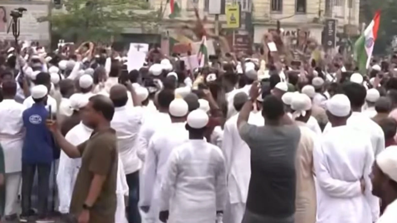 ওয়াকফ সংশোধন প্রস্তাবের বিরোধিতায় উত্তাল ভারতের রাজপথ 