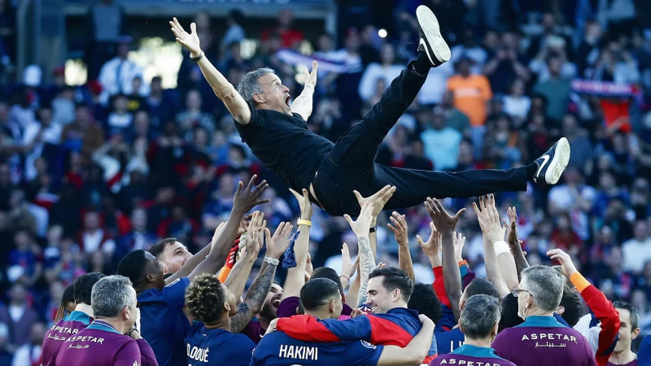 দেড় মাস আগেই চ্যাম্পিয়ন অপরাজিত পিএসজি