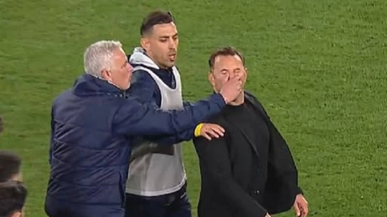 প্রতিপক্ষ কোচের নাক টিপ দিয়ে ৩ ম্যাচ নিষিদ্ধ মরিনিও