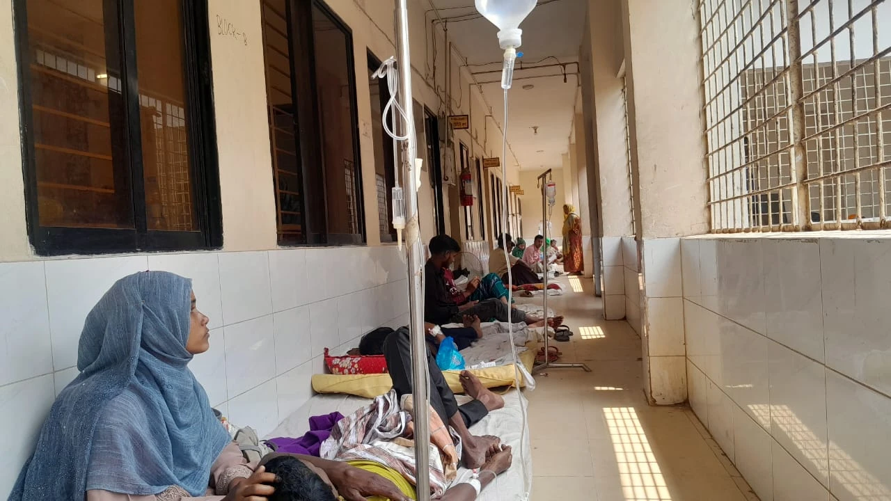 দাওয়াত খেয়ে অসুস্থ ৪ শতাধিক, চাকরি হারানোর শঙ্কায় অনেকে