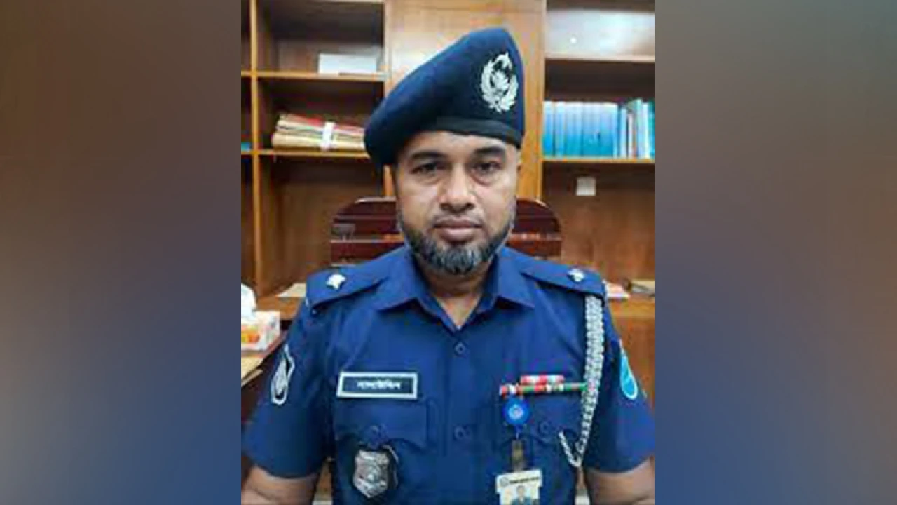 ওসি-এসআইসহ ৩ জনের বিরুদ্ধে ধর্ষণচেষ্টা ও চাঁদা দাবির মামলা 