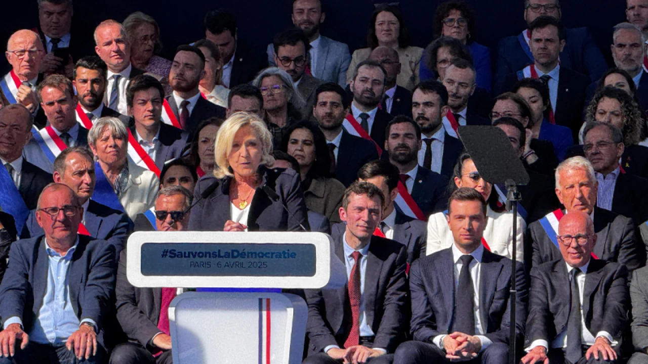 লে পেনের ২০২৭ সালের নির্বাচন ঘিরে অনিশ্চয়তা