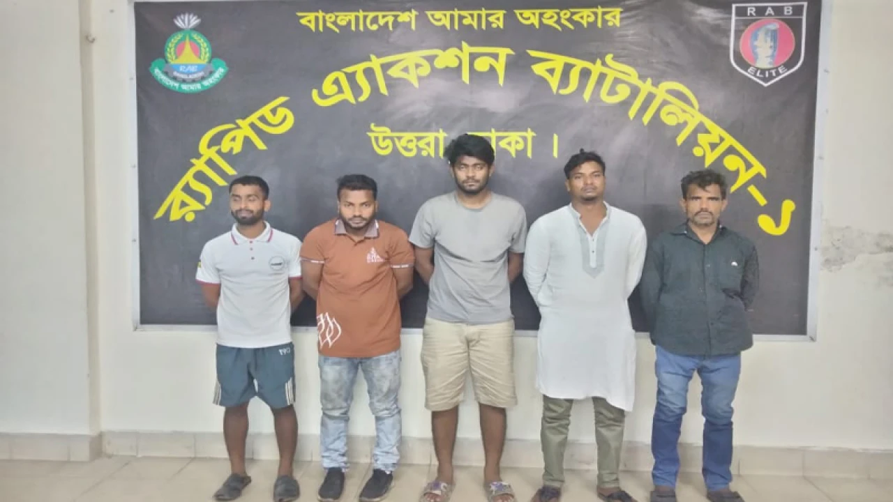 র‍্যাবের অভিযানে রিভলবার ও মাদকসহ ৬ সন্ত্রাসী গ্রেপ্তার