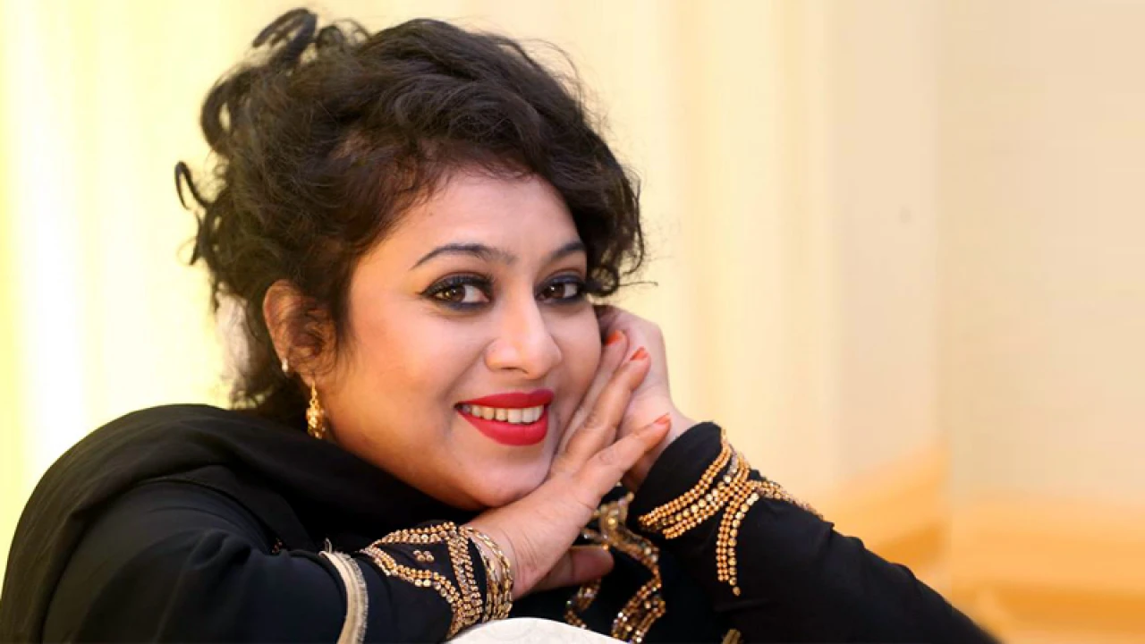 কেন ৮ ঘণ্টার জন্য দেশে এসেছিলেন শাবনূর