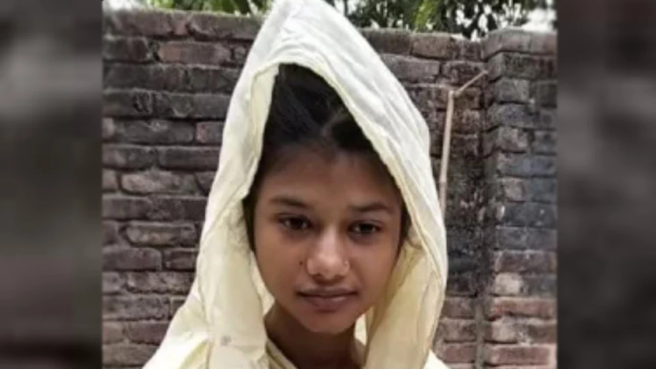 বাবার মরদেহ বাড়িতে রেখে এসএসসি পরীক্ষাকেন্দ্রে মেয়ে