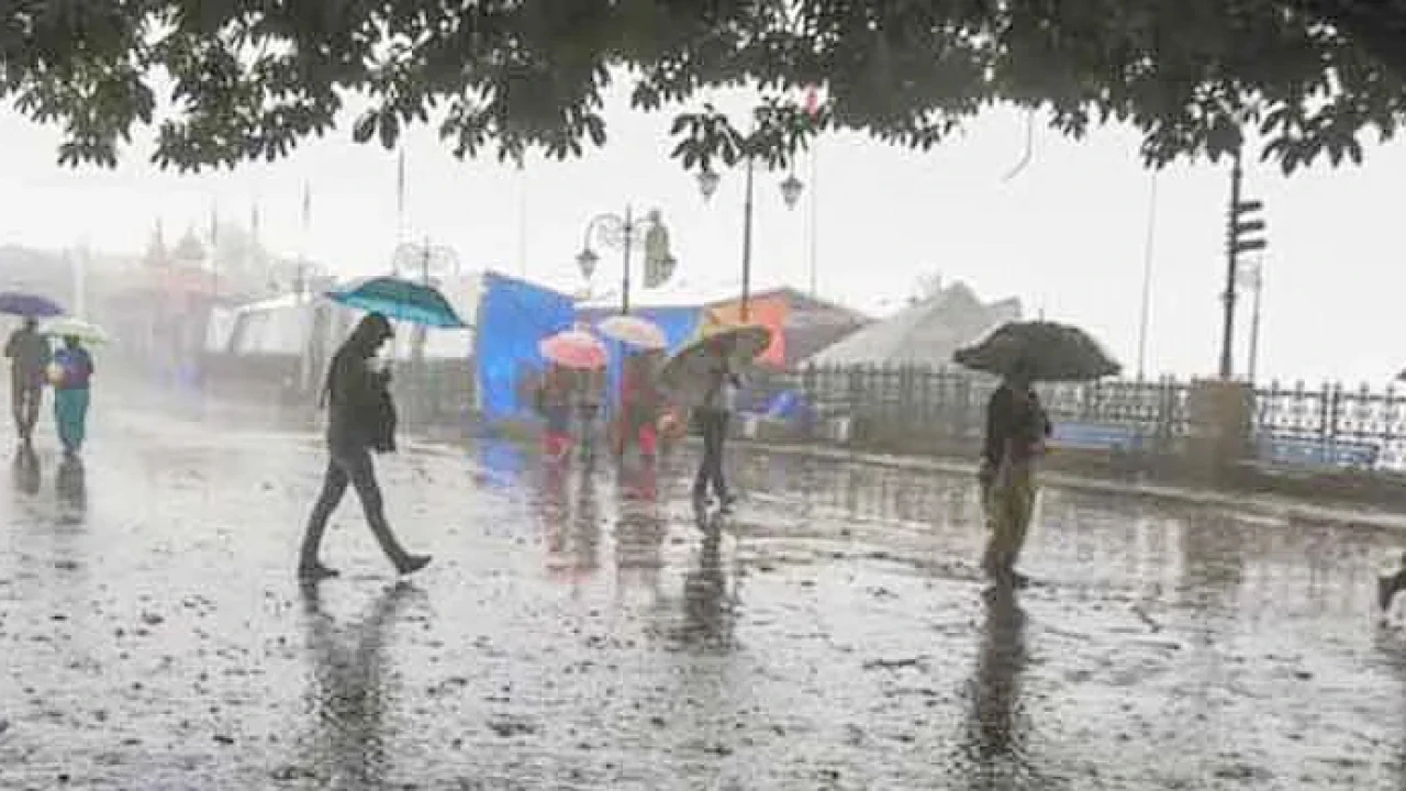 চার অঞ্চলে ঝড়ের পূর্বাভাস, নদীবন্দরে সতর্ক সংকেত