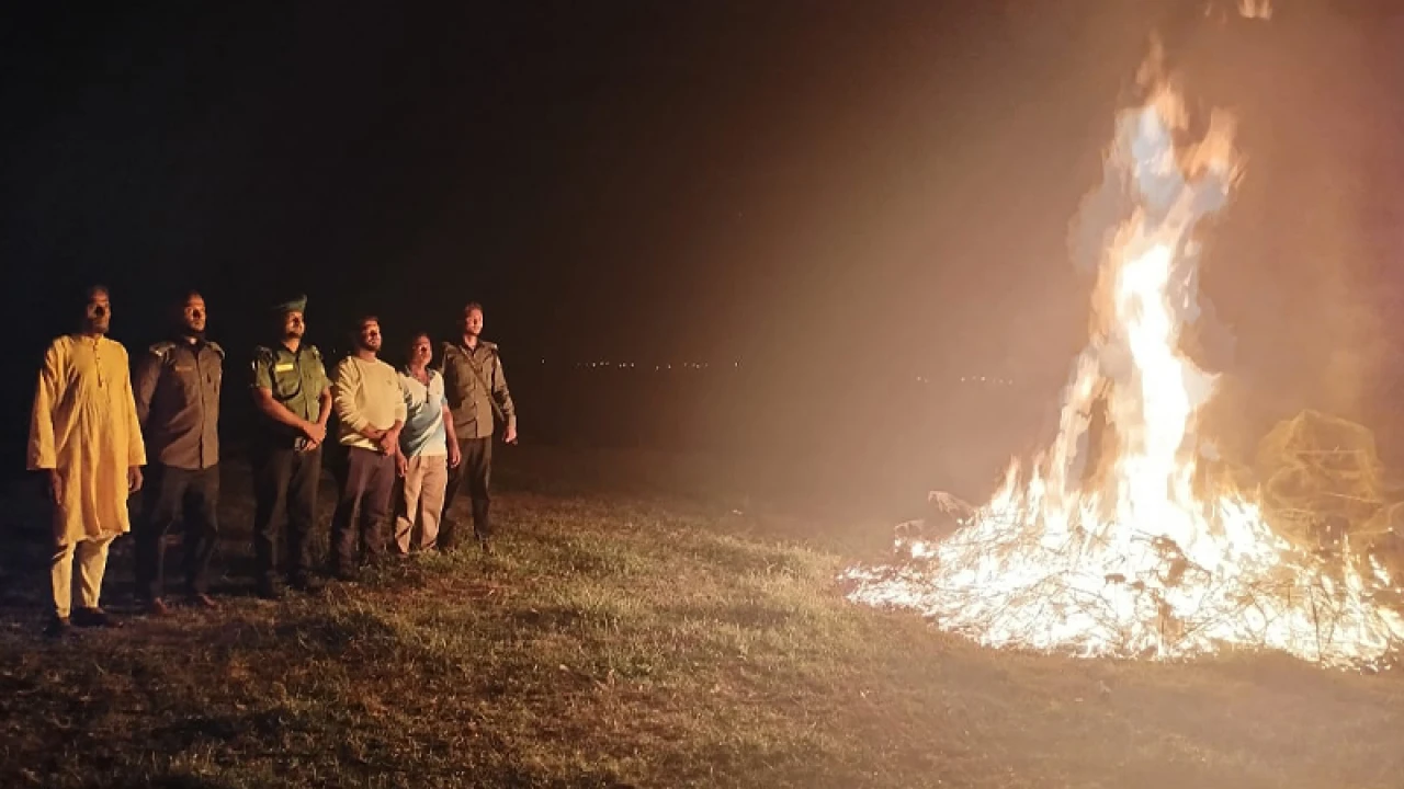 টাংগুয়ার হাওরে ৮ লাখ টাকার বিভিন্ন জাল পুড়িয়ে ছাই
